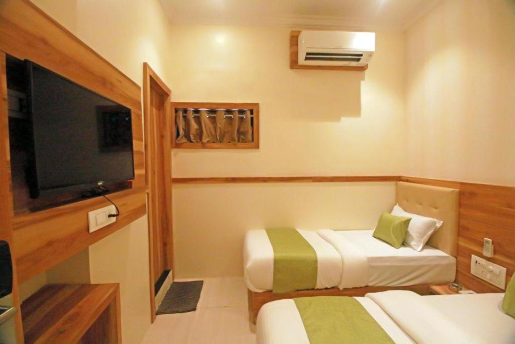 Hotel Gross Inn Near Igi Airport Νέο Δελχί Δωμάτιο φωτογραφία